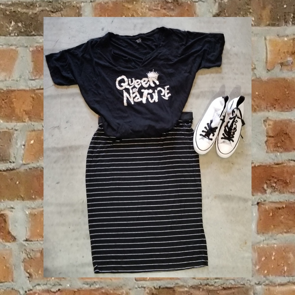 Queen By Nature Graphic Print Tee